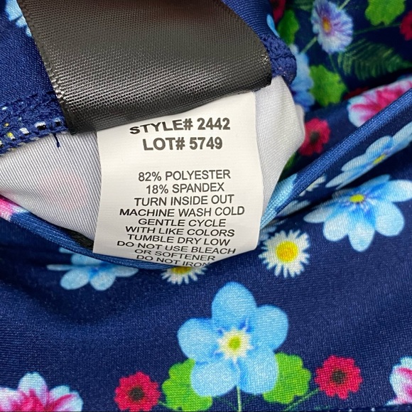 Terez Floral Fantasy High Rise Cropped Leggings - Picture 5 of 6